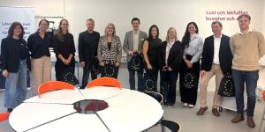 Die deutsch-schwedische Delegation nach dem fachlichen Austausch zu Mentoring- und Bildungsprojekten – ein gelungener Auftakt für weitere Kooperationen.