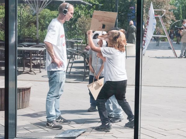 Rollenwechsel auf dem Platz der Kinderrechte:
